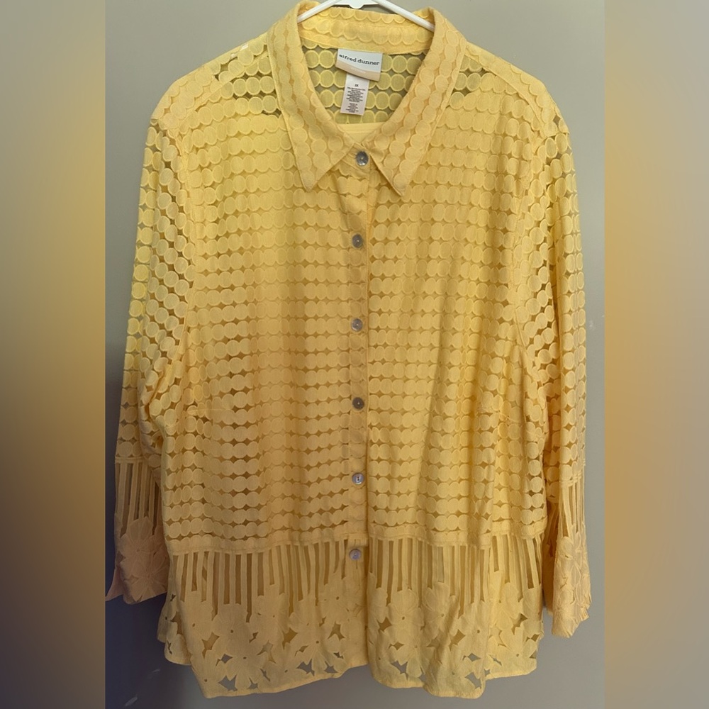 ALFRED DUNNER Size 3X, 2 Piece, Yellow See Through Blouse